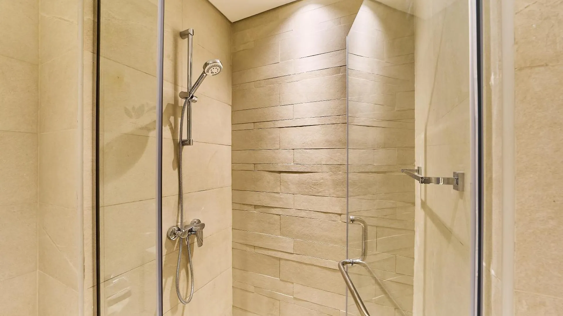 Chic Studio In Azizi Riviera With Modern Amenities Dubai Apartment